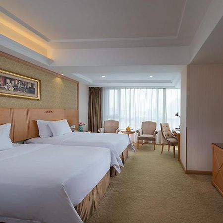 Vienna International Hotel Shenyang Railway Station Экстерьер фото